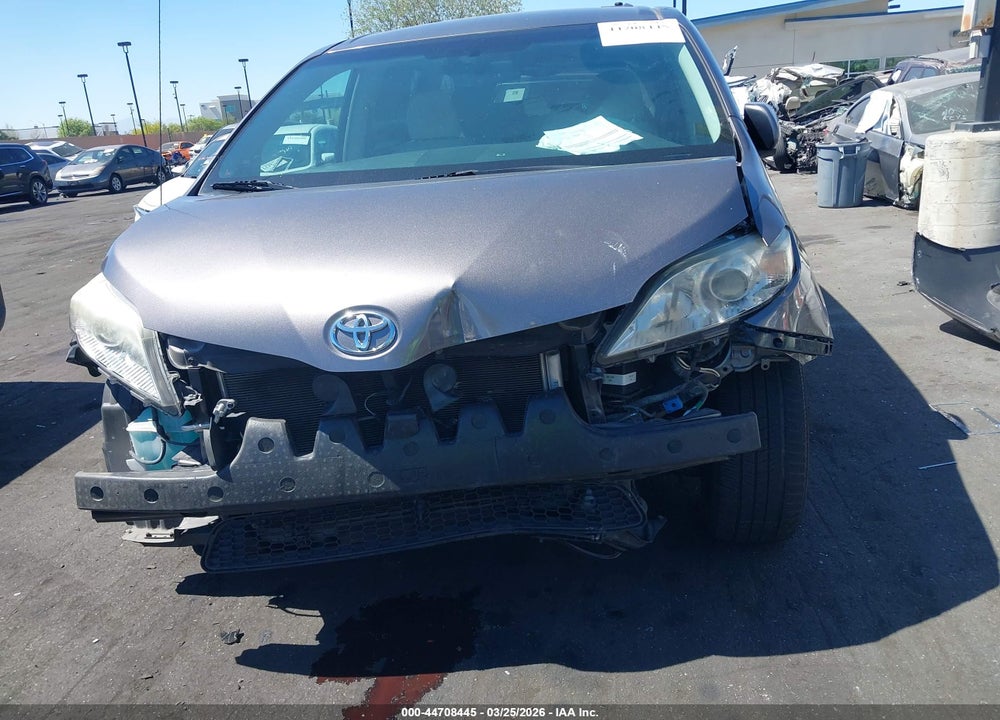 2011 TOYOTA SIENNA LE V6 VIN: 5TDKK3DC6BS053875
