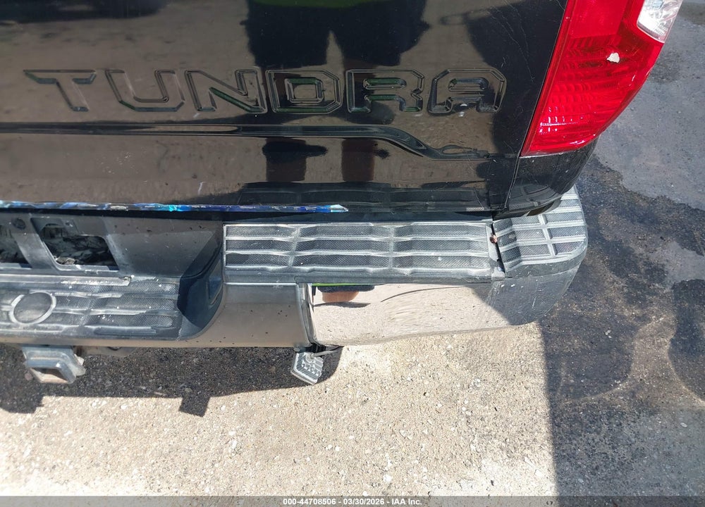 2015 TOYOTA TUNDRA SR5 5.7L V8 VIN: 5TFRY5F11FX185737