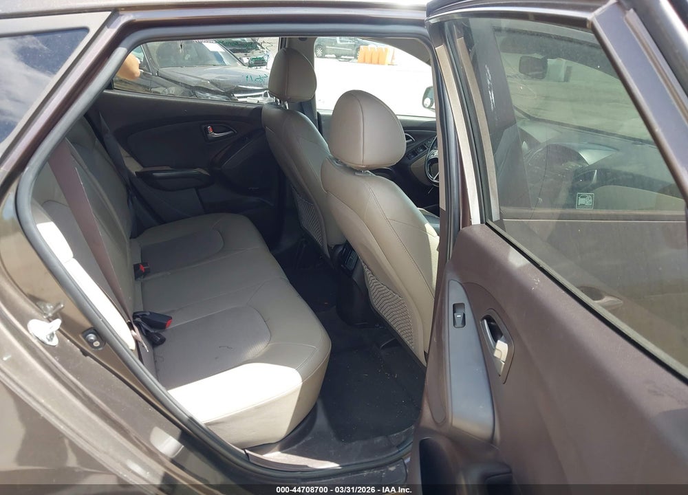 2014 HYUNDAI TUCSON SE VIN: KM8JU3AG8EU793873