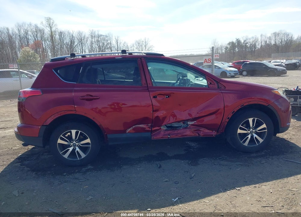 2018 TOYOTA RAV4 XLE VIN: 2T3RFREV6JW770344