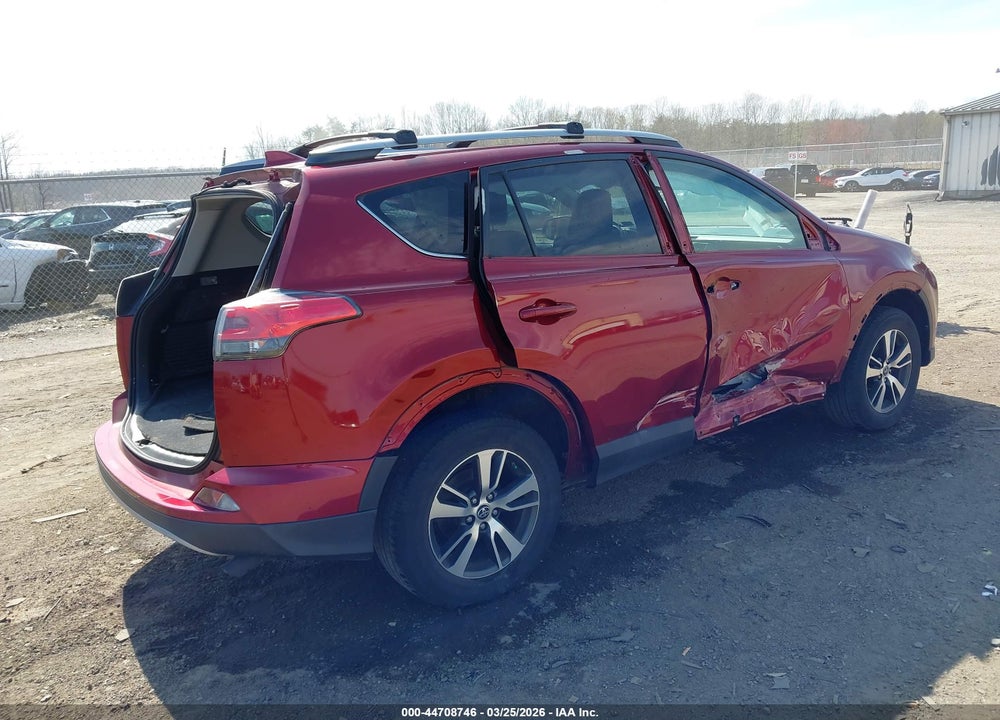 2018 TOYOTA RAV4 XLE VIN: 2T3RFREV6JW770344