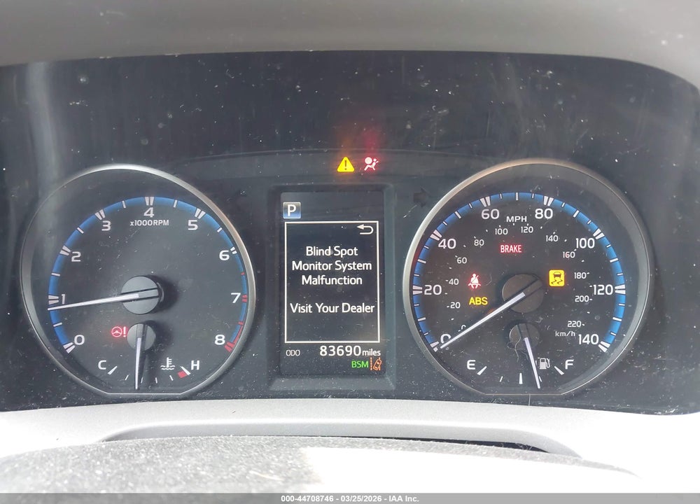 2018 TOYOTA RAV4 XLE VIN: 2T3RFREV6JW770344