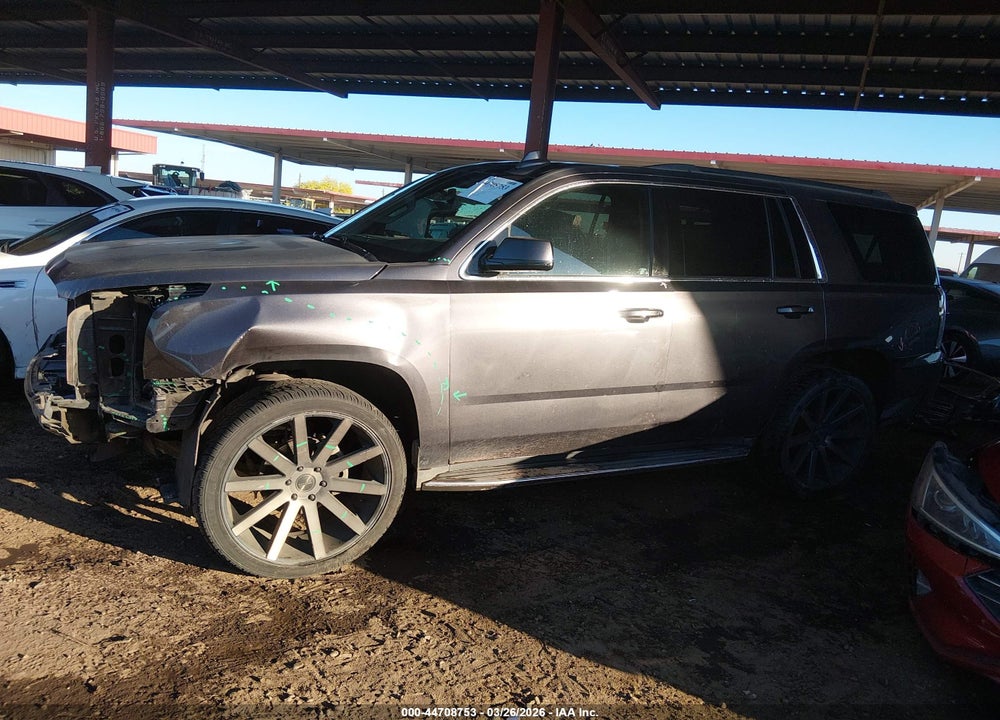 2015 GMC YUKON SLE VIN: 1GKS2AKC0FR739832