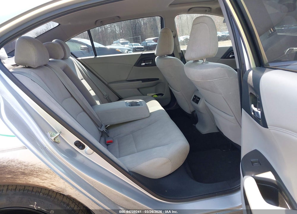 2015 HONDA ACCORD EX VIN: 1HGCR2F74FA108578