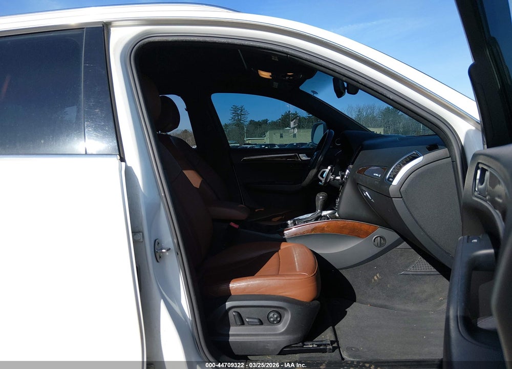 2012 AUDI Q5 2.0T PREMIUM VIN: WA1LFAFP1CA075725