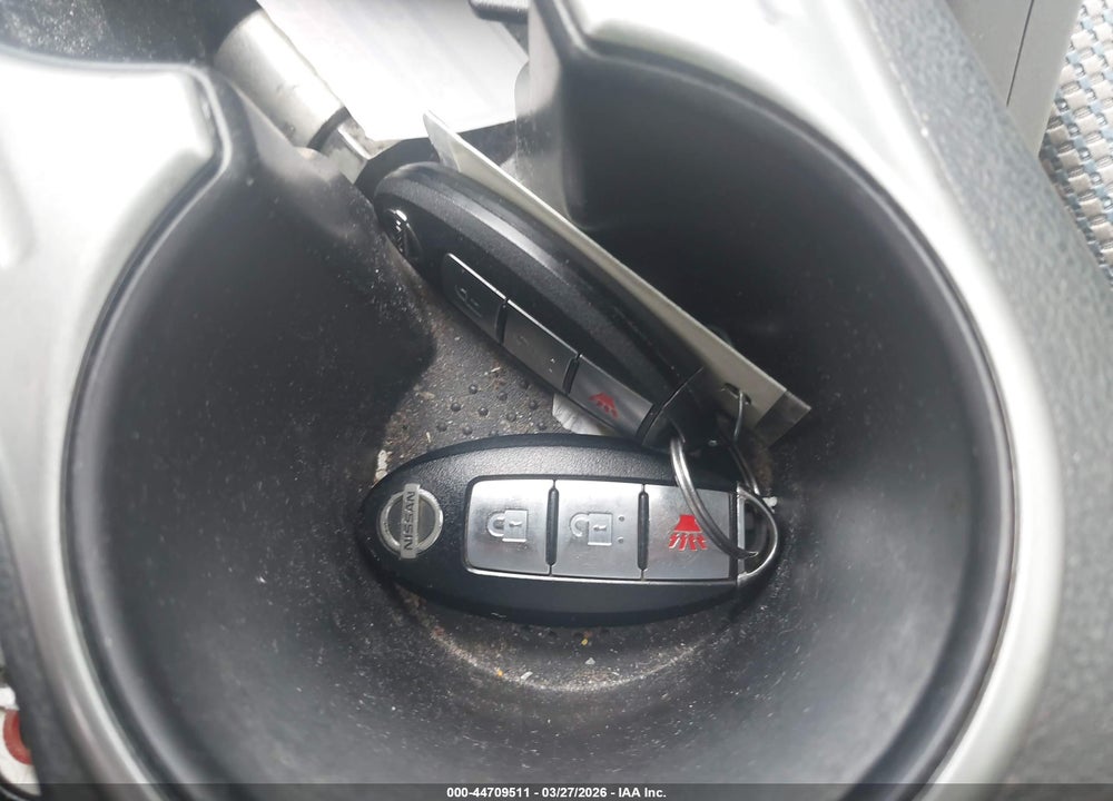 2013 NISSAN ROGUE SV VIN: JN8AS5MV2DW629526