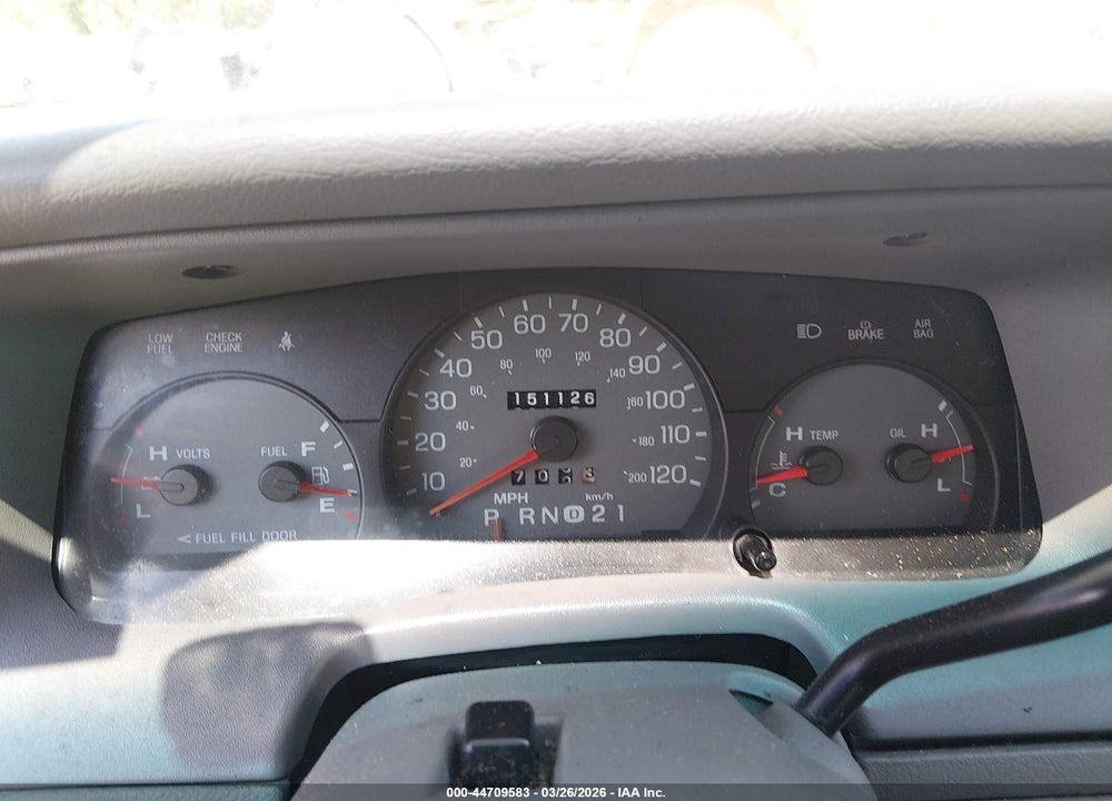 2000 MERCURY GRAND MARQUIS GS VIN: 2MEFM74W3YX675424