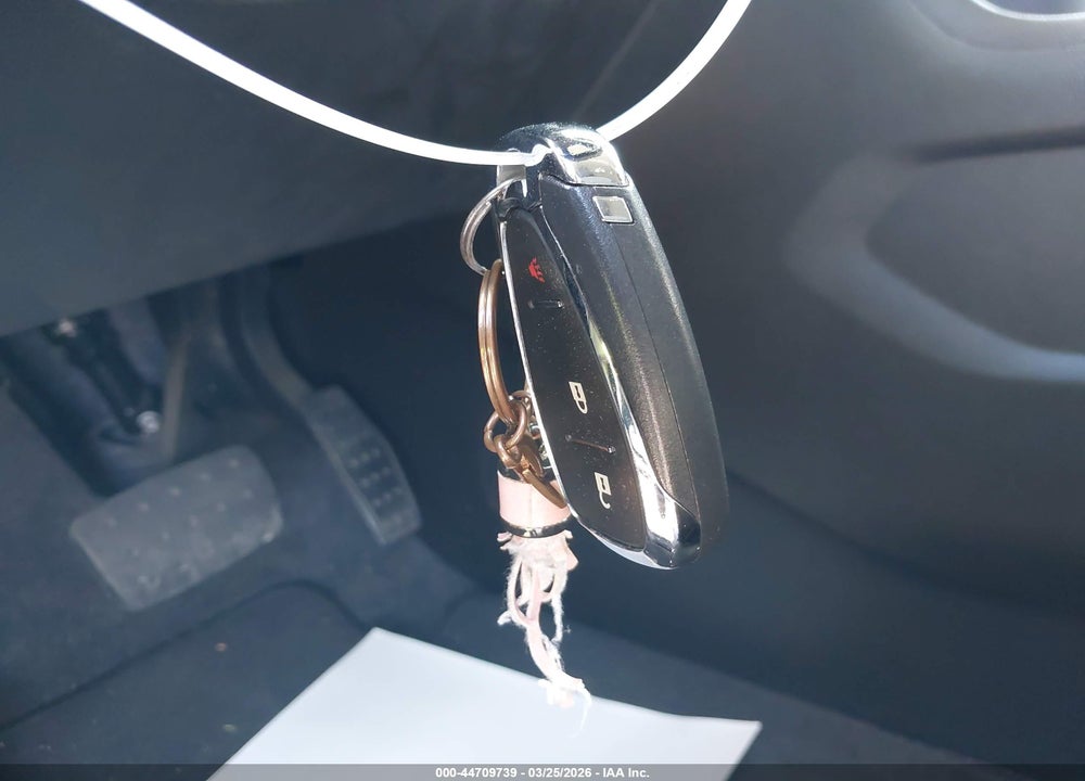 2019 CHEVROLET TRAVERSE LS VIN: 1GNERFKW1KJ276868
