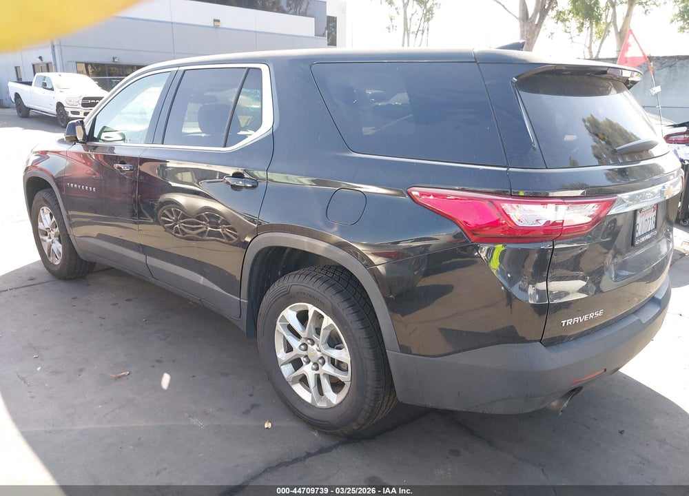 2019 CHEVROLET TRAVERSE LS VIN: 1GNERFKW1KJ276868