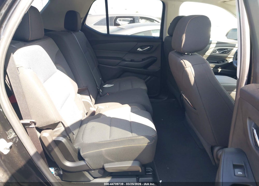 2019 CHEVROLET TRAVERSE LS VIN: 1GNERFKW1KJ276868