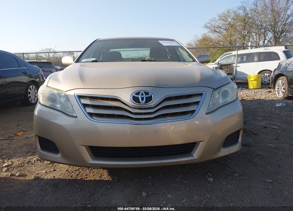 2011 TOYOTA CAMRY BASE VIN: 4T1BF3EK5BU638190
