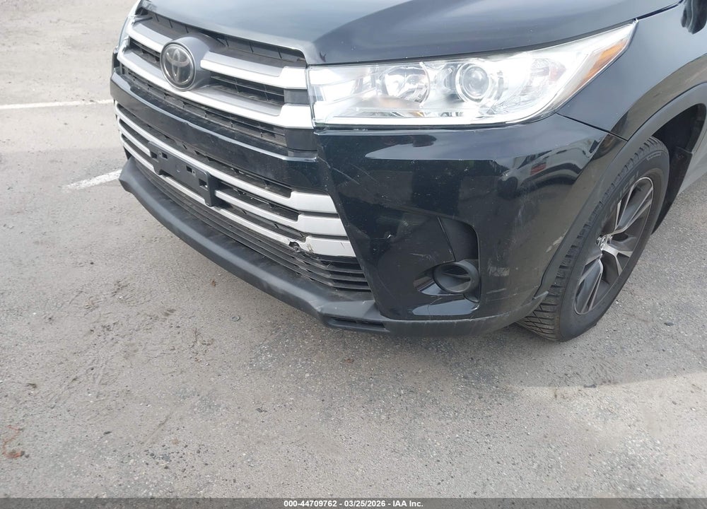 2018 TOYOTA HIGHLANDER LE VIN: 5TDBZRFH6JS842677