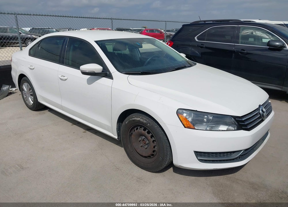 2015 VOLKSWAGEN PASSAT 1.8T S VIN: 1VWAS7A33FC009151