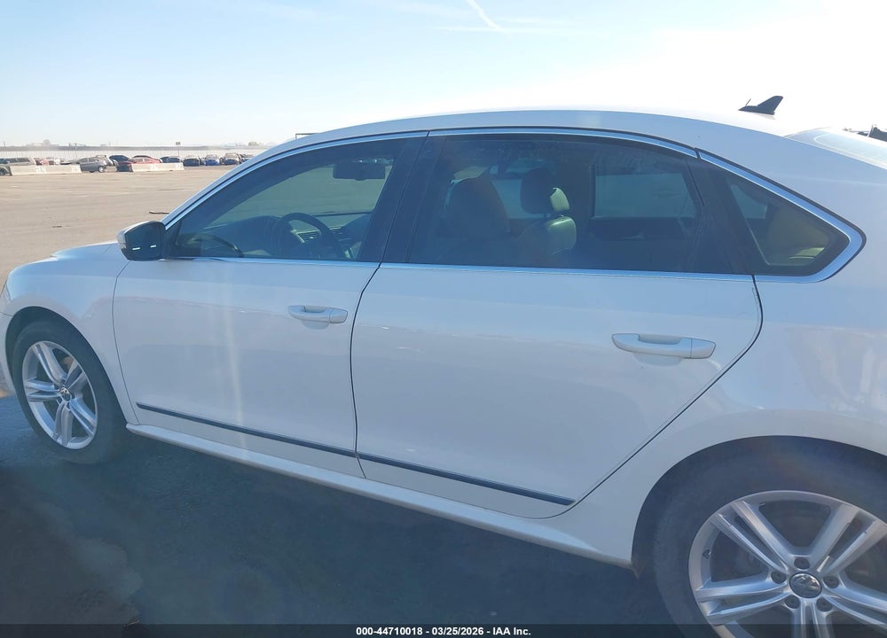 2013 VOLKSWAGEN PASSAT 2.0L TDI SEL PREMIUM VIN: 1VWCN7A35DC051138