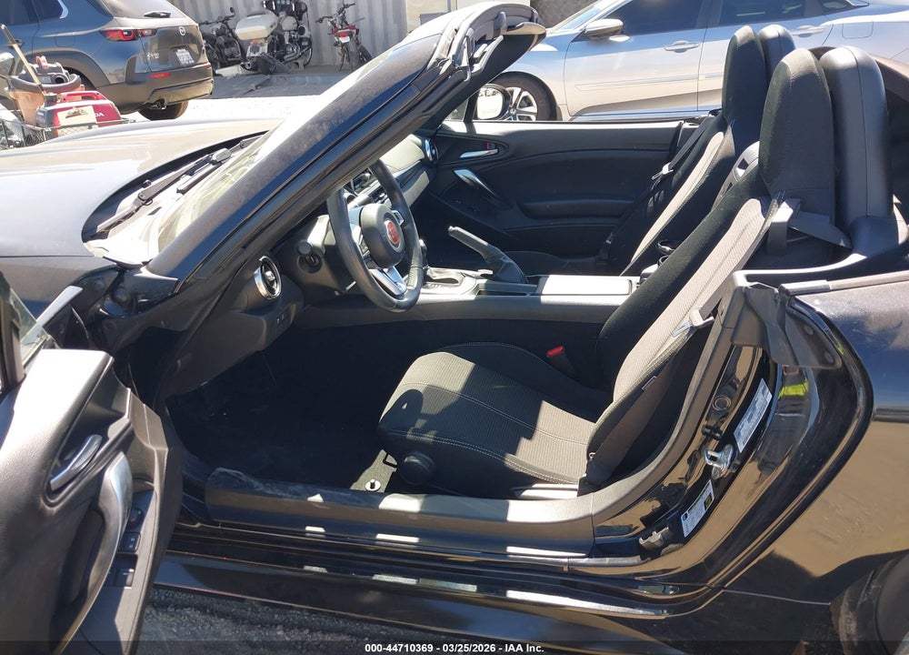 2018 FIAT 124 SPIDER CLASSICA VIN: JC1NFAEK9J0138428