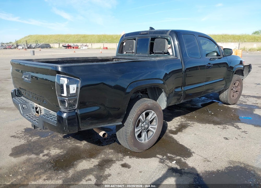 2018 TOYOTA TACOMA SR VIN: 5TFRX5GN6JX106205
