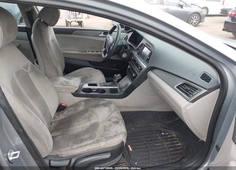 2016 HYUNDAI SONATA SE VIN: 5NPE24AF1GH357470