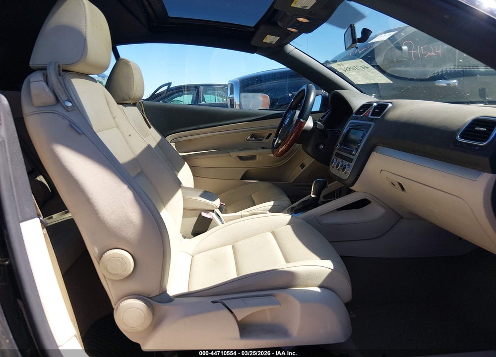 2013 VOLKSWAGEN EOS KOMFORT VIN: WVWBW8AH3DV002585