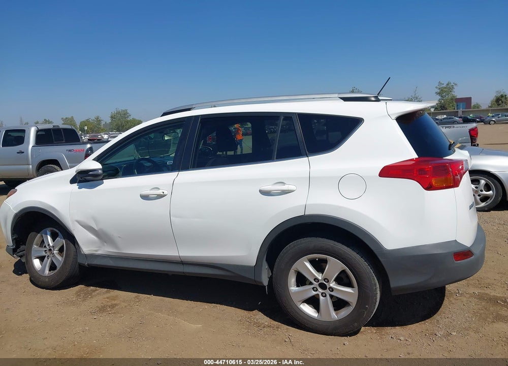 2014 TOYOTA RAV4 XLE VIN: 2T3WFREV3EW091074
