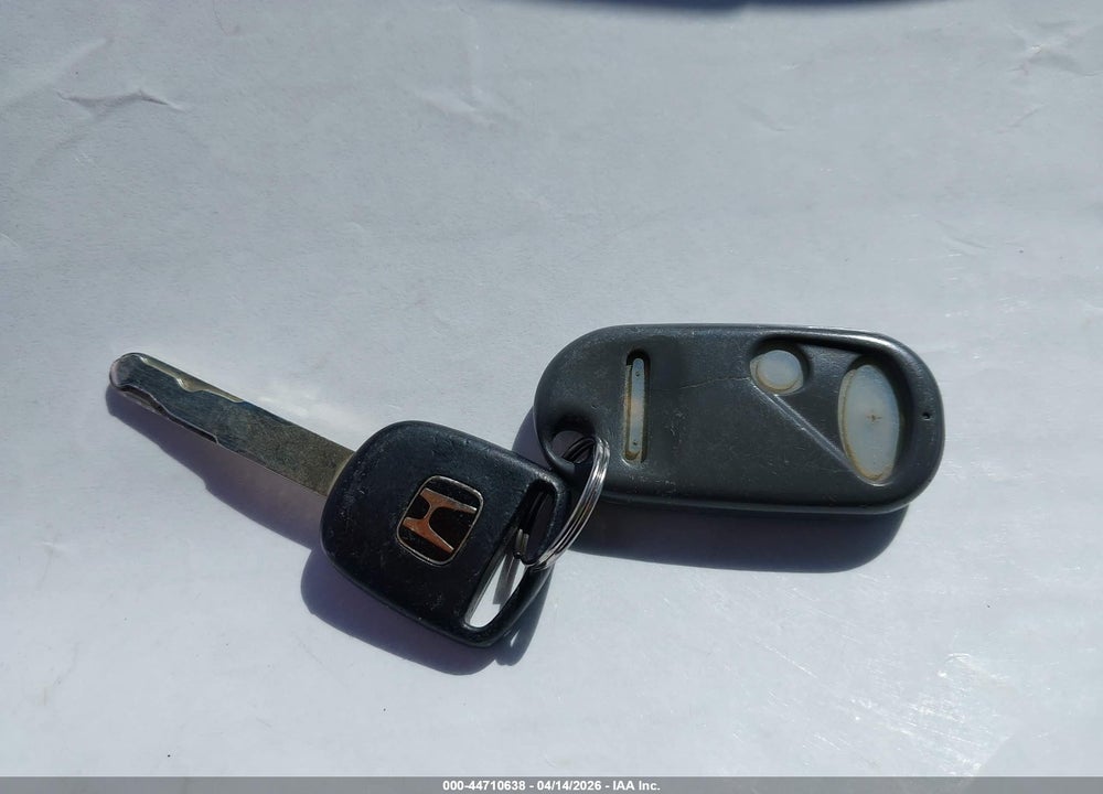 2010 HONDA ELEMENT LX VIN: 5J6YH1H32AL002942
