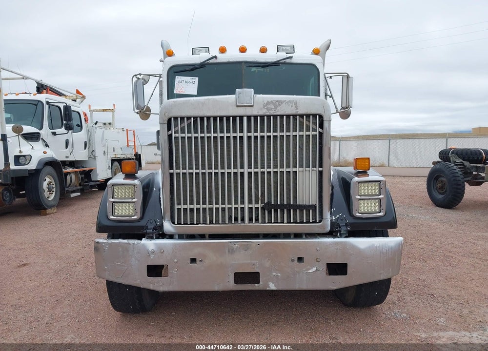 1992 INTERNATIONAL 9000 9300 VIN: 2HSFBB7R8NC055937