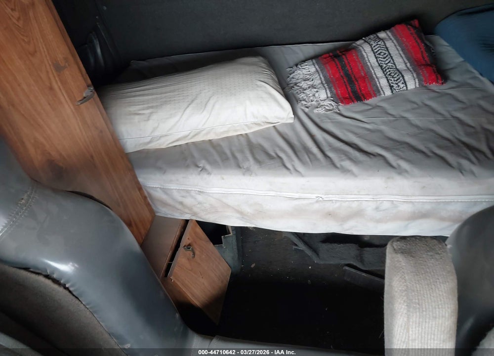 1992 INTERNATIONAL 9000 9300 VIN: 2HSFBB7R8NC055937