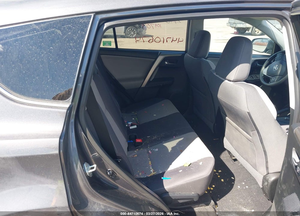 2015 TOYOTA RAV4 XLE VIN: 2T3RFREV9FW381995