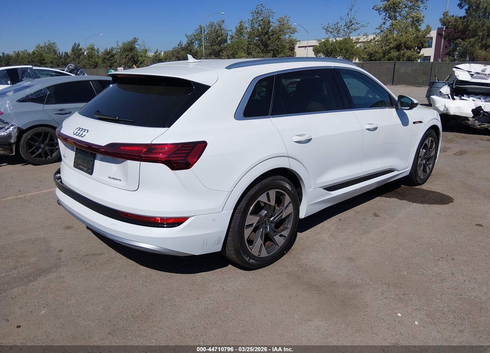 2022 AUDI E-TRON PREMIUM PLUS QUATTRO VIN: WA1LAAGE1NB026484