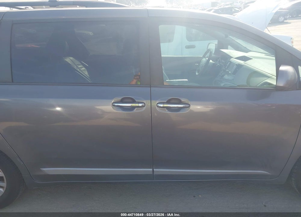 2012 TOYOTA SIENNA XLE V6 8 PASSENGER VIN: 5TDYK3DC3CS221810