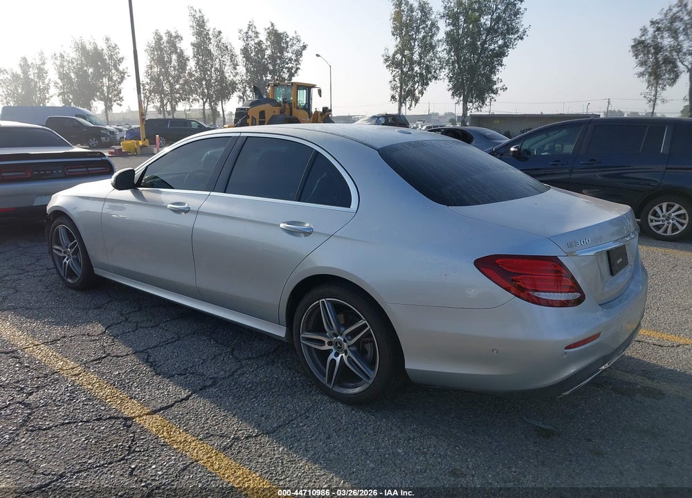 2018 MERCEDES-BENZ E 300 VIN: WDDZF4JB0JA465862