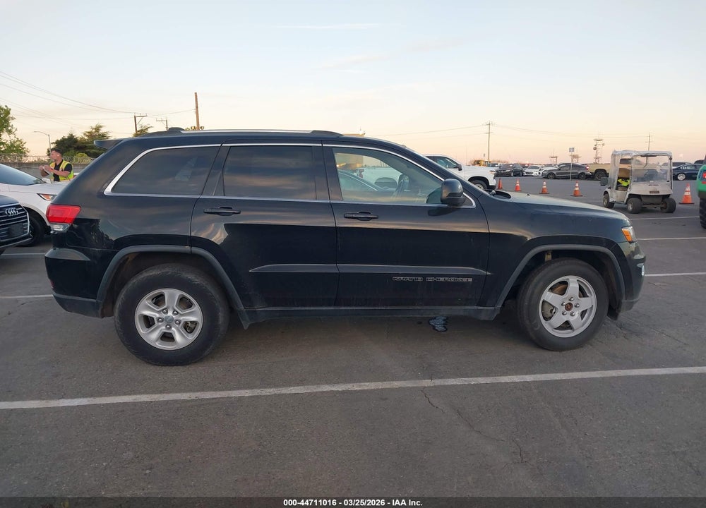 2017 JEEP GRAND CHEROKEE LAREDO 4X4 VIN: 1C4RJFAG3HC872220