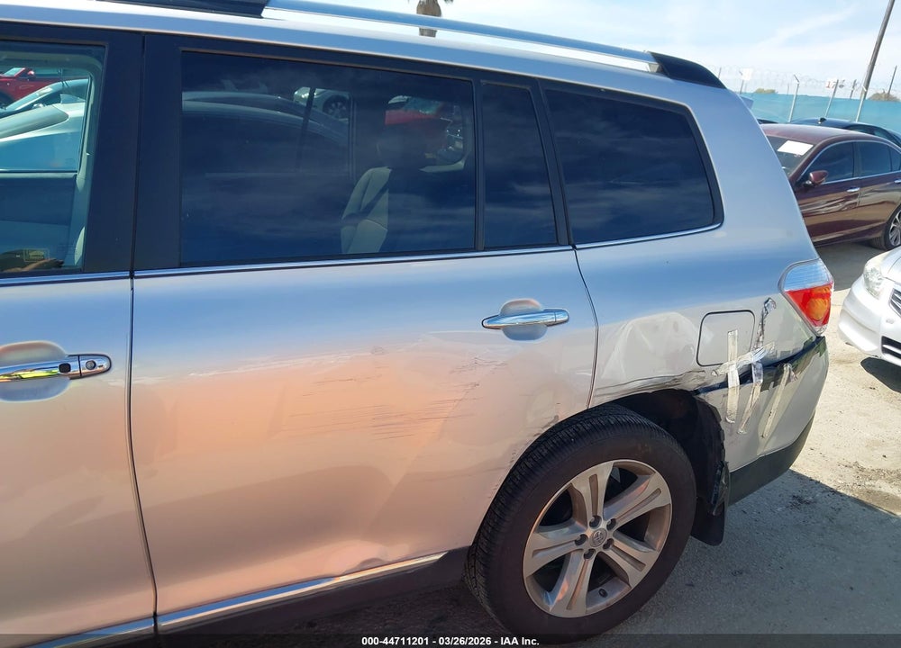 2013 TOYOTA HIGHLANDER LIMITED V6 VIN: 5TDYK3EH4DS112607