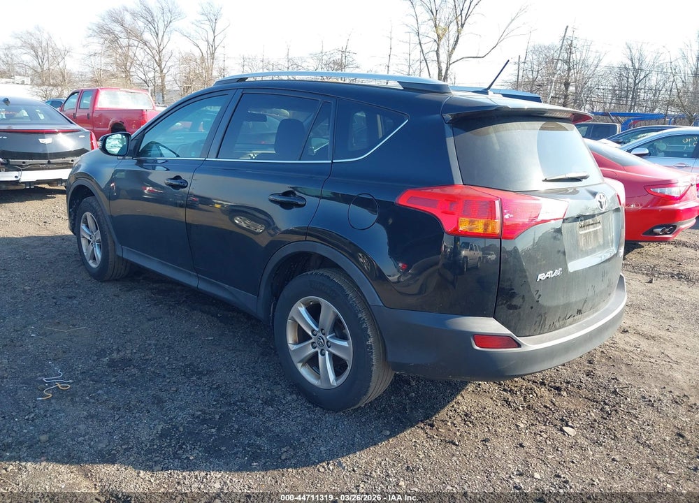 2015 TOYOTA RAV4 XLE VIN: 2T3RFREV7FW326011