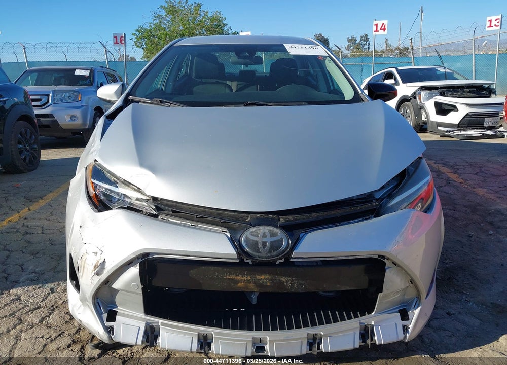 2018 TOYOTA COROLLA LE VIN: 5YFBURHEXJP832728