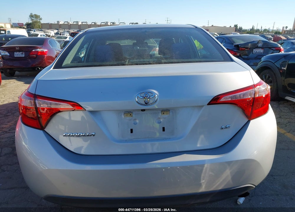 2018 TOYOTA COROLLA LE VIN: 5YFBURHEXJP832728