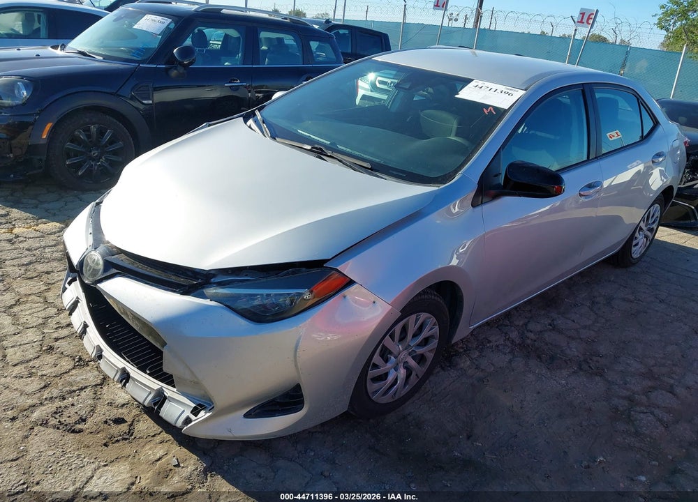 2018 TOYOTA COROLLA LE VIN: 5YFBURHEXJP832728