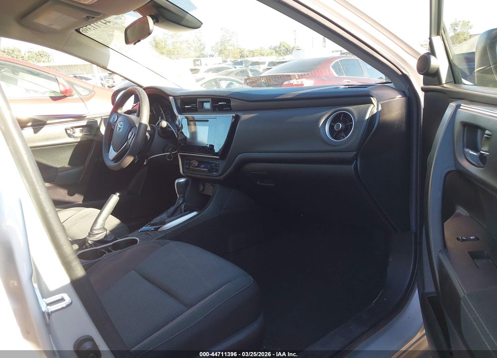2018 TOYOTA COROLLA LE VIN: 5YFBURHEXJP832728