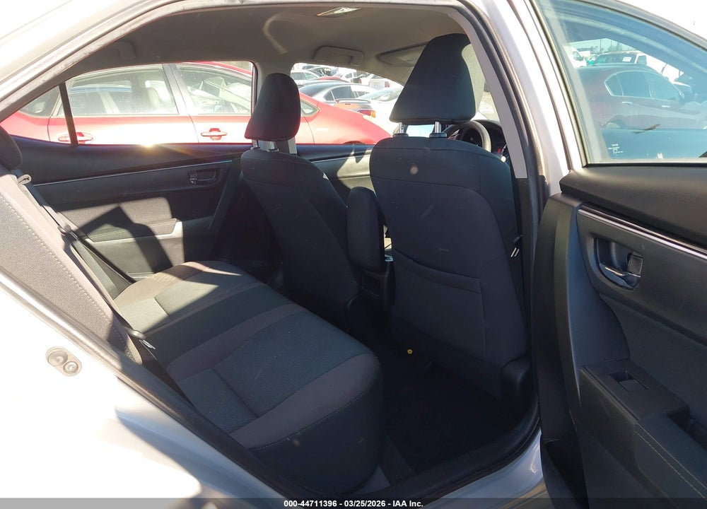 2018 TOYOTA COROLLA LE VIN: 5YFBURHEXJP832728