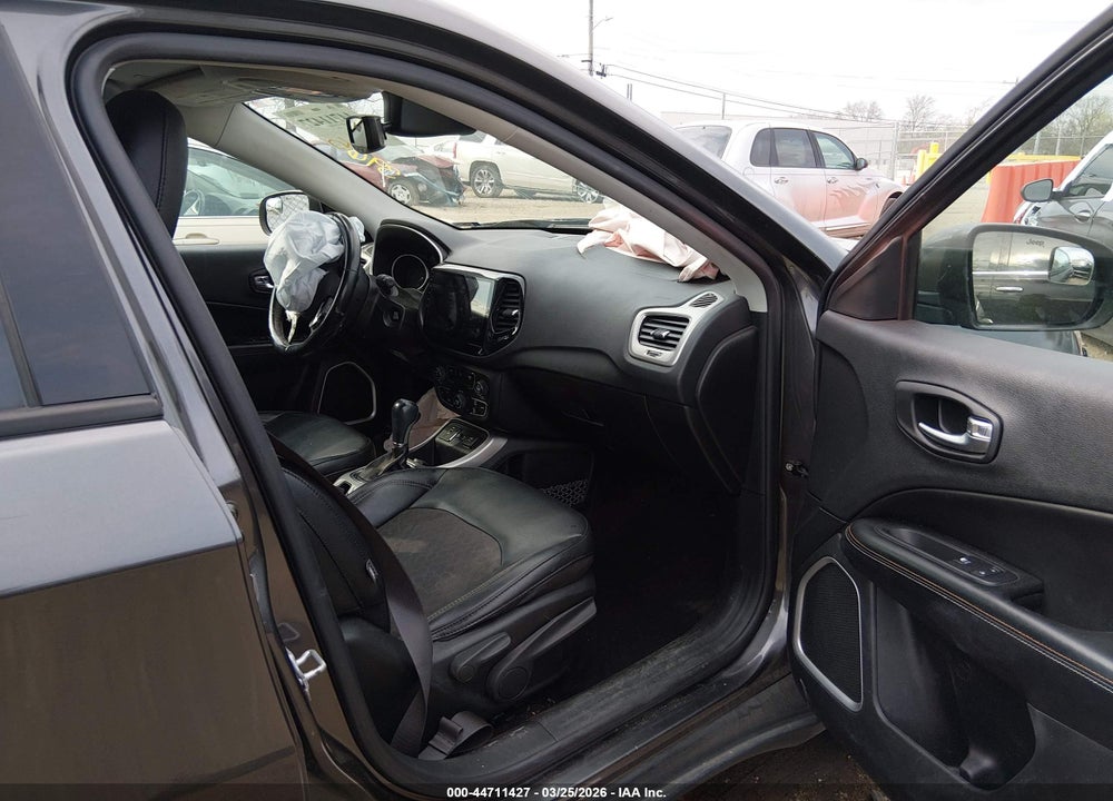 2019 JEEP COMPASS LATITUDE FWD VIN: 3C4NJCBB2KT843965