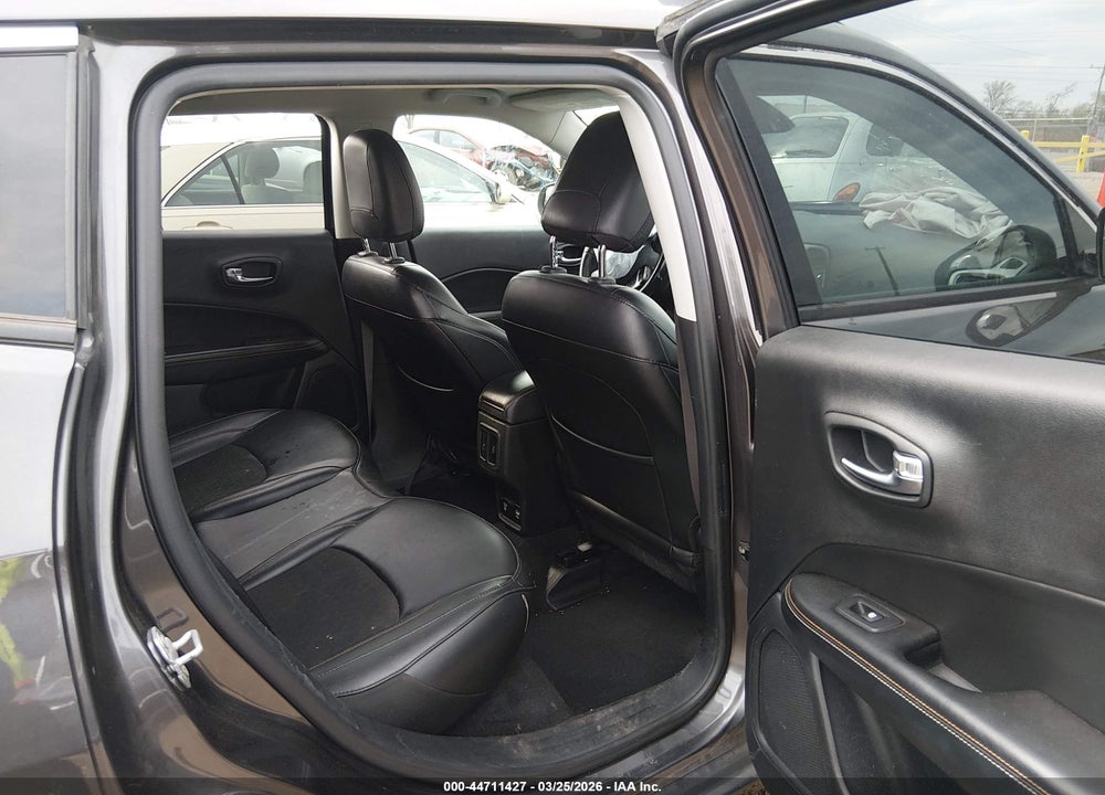 2019 JEEP COMPASS LATITUDE FWD VIN: 3C4NJCBB2KT843965