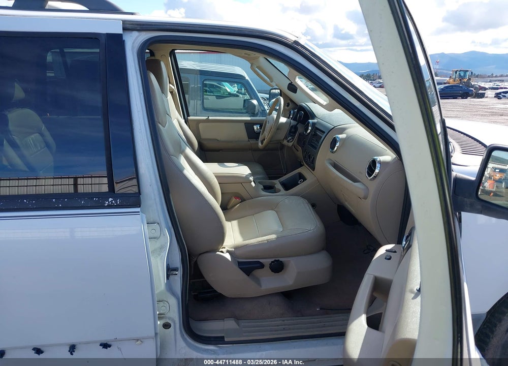 2005 FORD EXPEDITION NBX/XLT VIN: 1FMPU16585LA57768