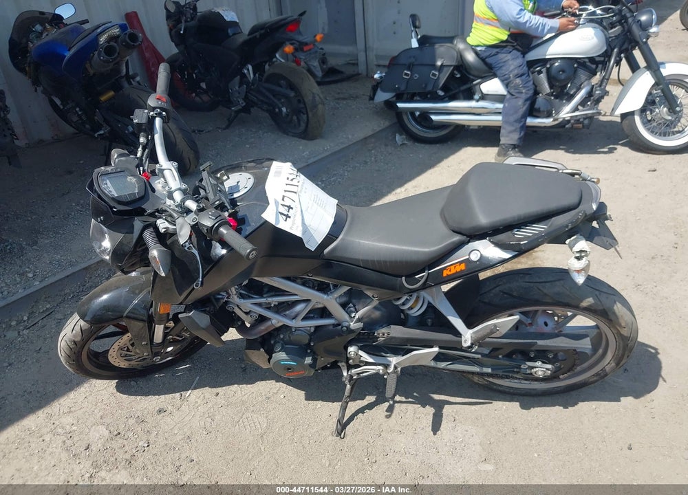 2016 KTM RC 390 VIN: MD2JGJ401GC281342