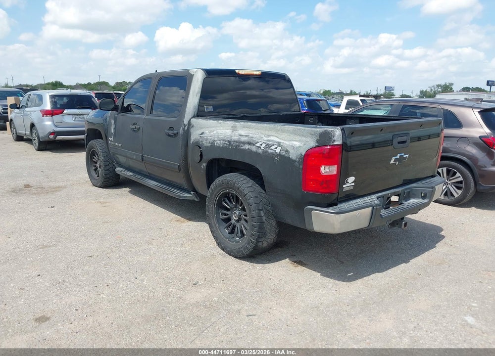 2011 CHEVROLET SILVERADO 1500 LT VIN: 3GCPKSE3XBG232580