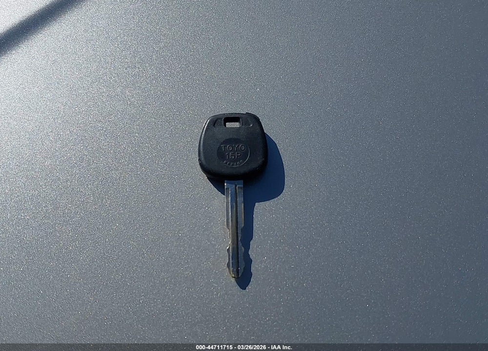 2002 TOYOTA PRIUS VIN: JT2BK18U520053045
