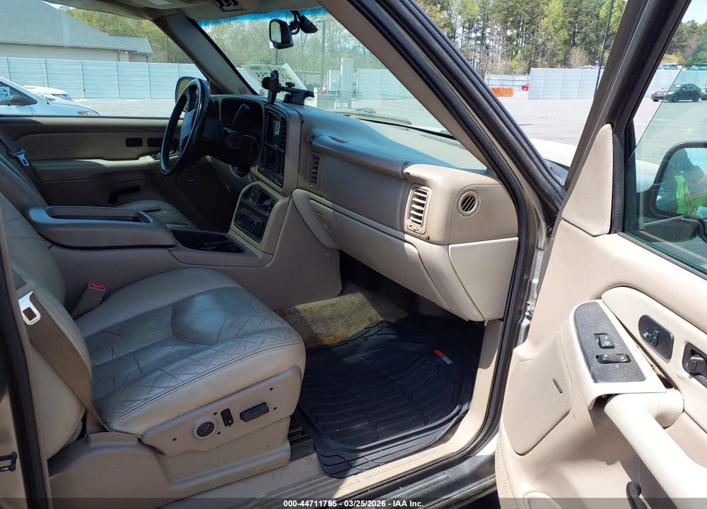 2003 CHEVROLET SUBURBAN 1500 LT VIN: 3GNEC16Z63G197997