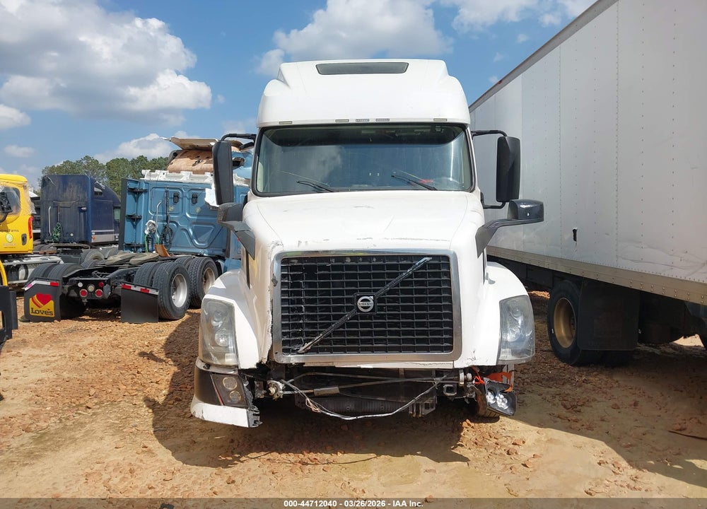 2015 VOLVO VN VIN: 4V4NC9EG9FN177329