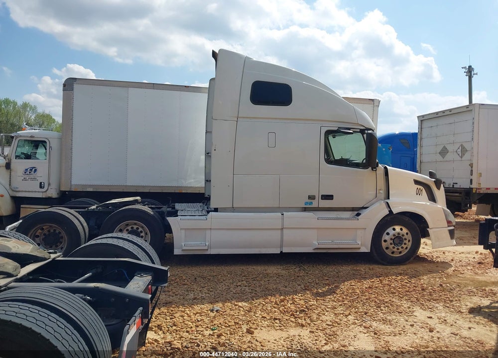 2015 VOLVO VN VIN: 4V4NC9EG9FN177329