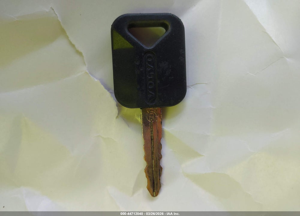 2015 VOLVO VN VIN: 4V4NC9EG9FN177329