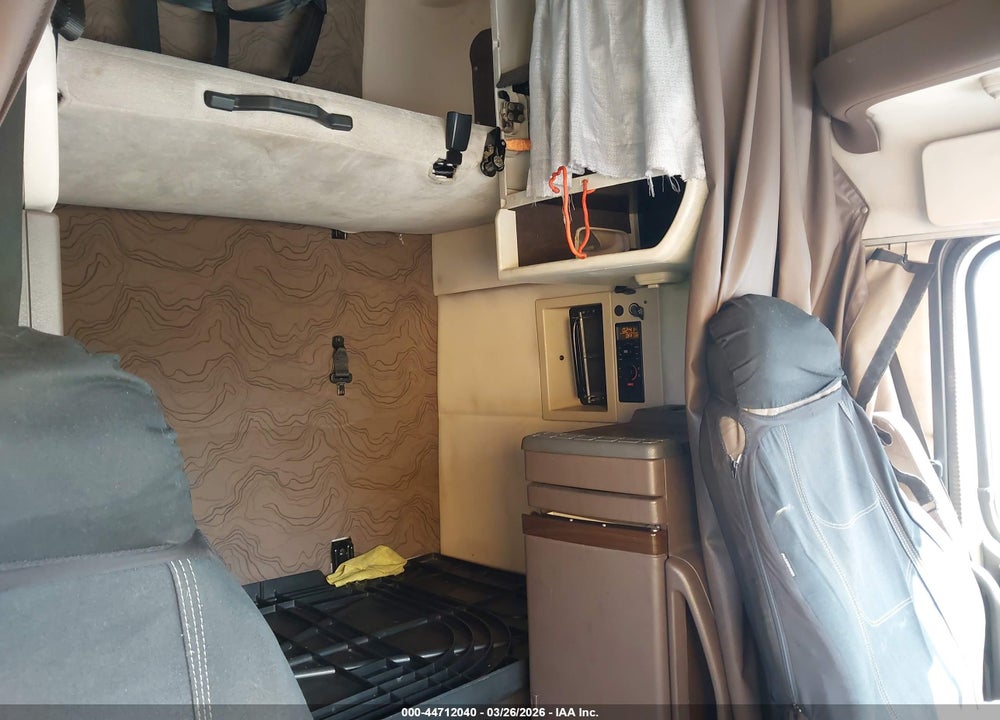 2015 VOLVO VN VIN: 4V4NC9EG9FN177329