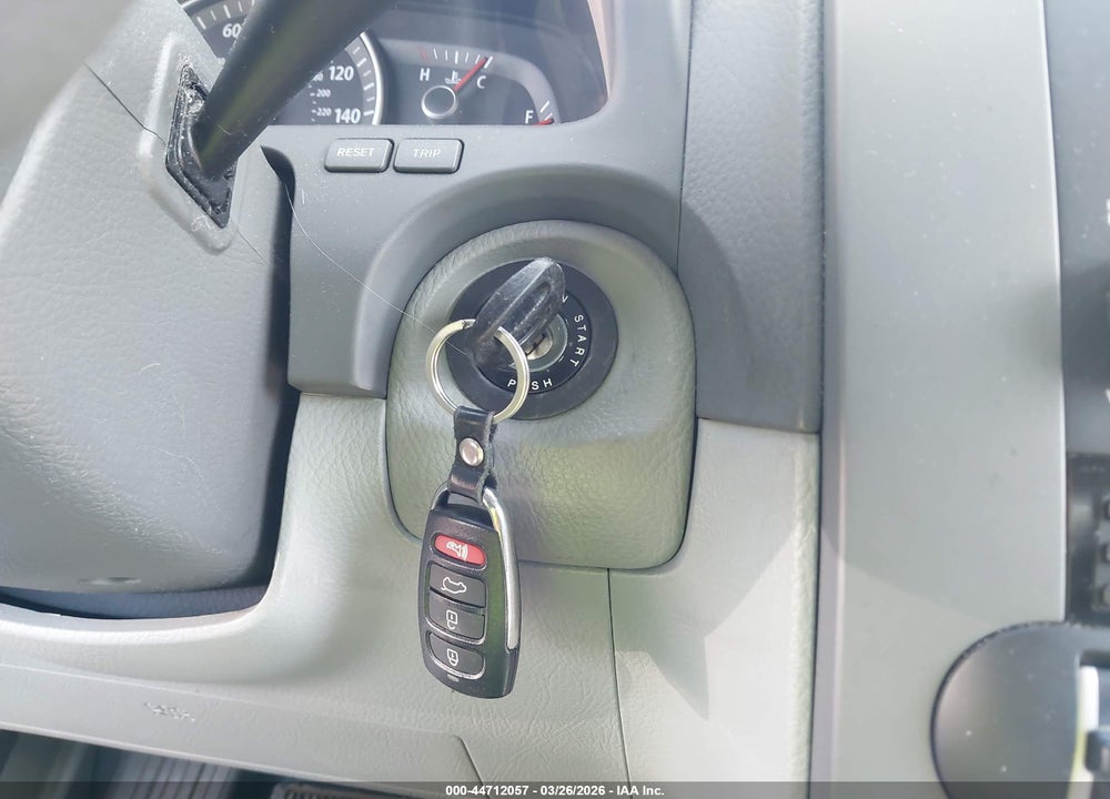 2009 KIA BORREGO EX V8 VIN: KNDJJ742695019111